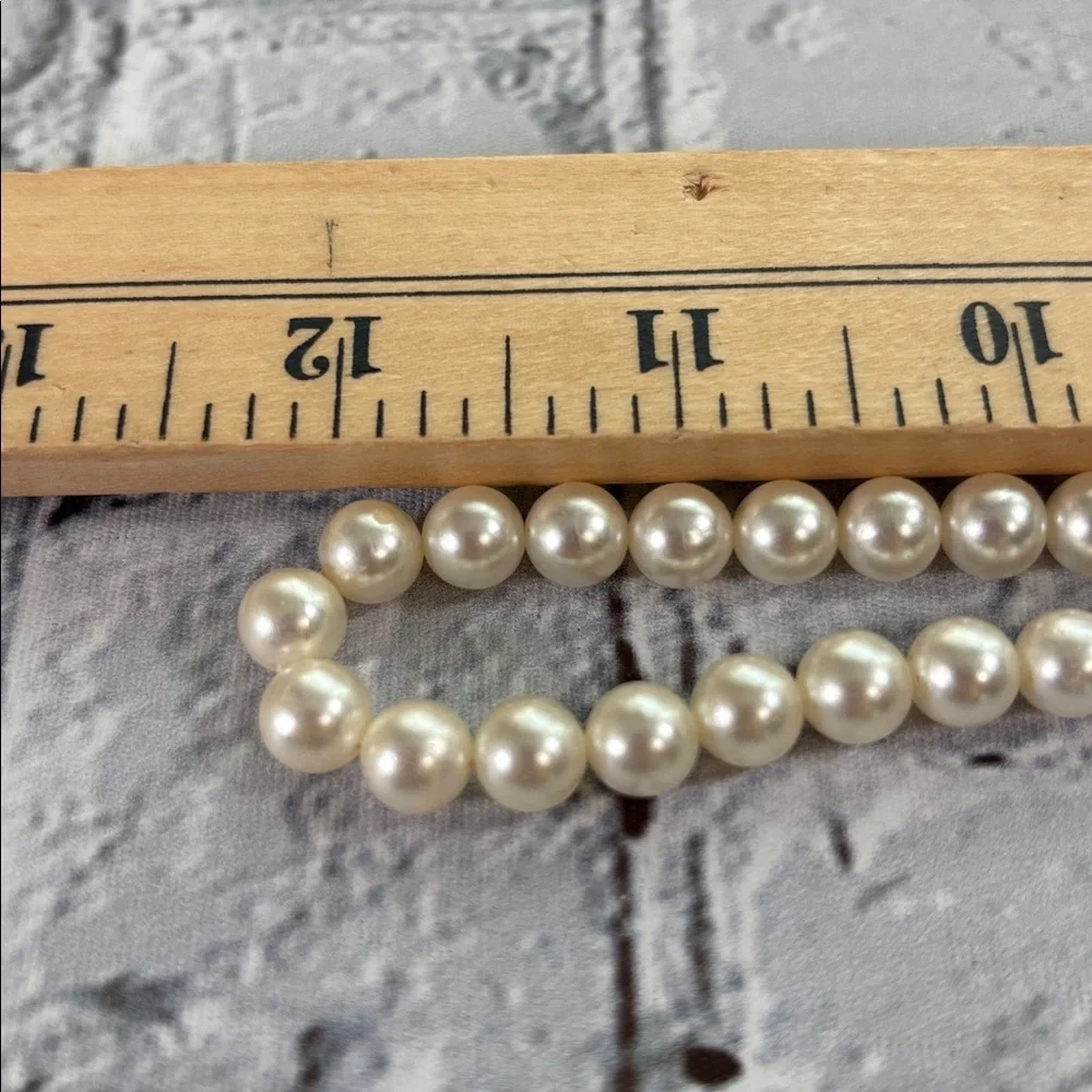 Sarah Coventry Faux Pearl Vintage 24 inch Necklace - Picture 9 of 9